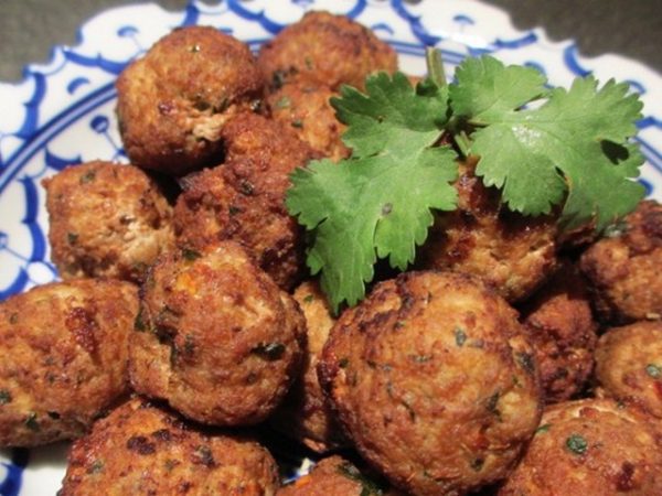 Thai Pork Balls with Dipping Sauce - Spice Fusion Exotic Spice Blends ...
